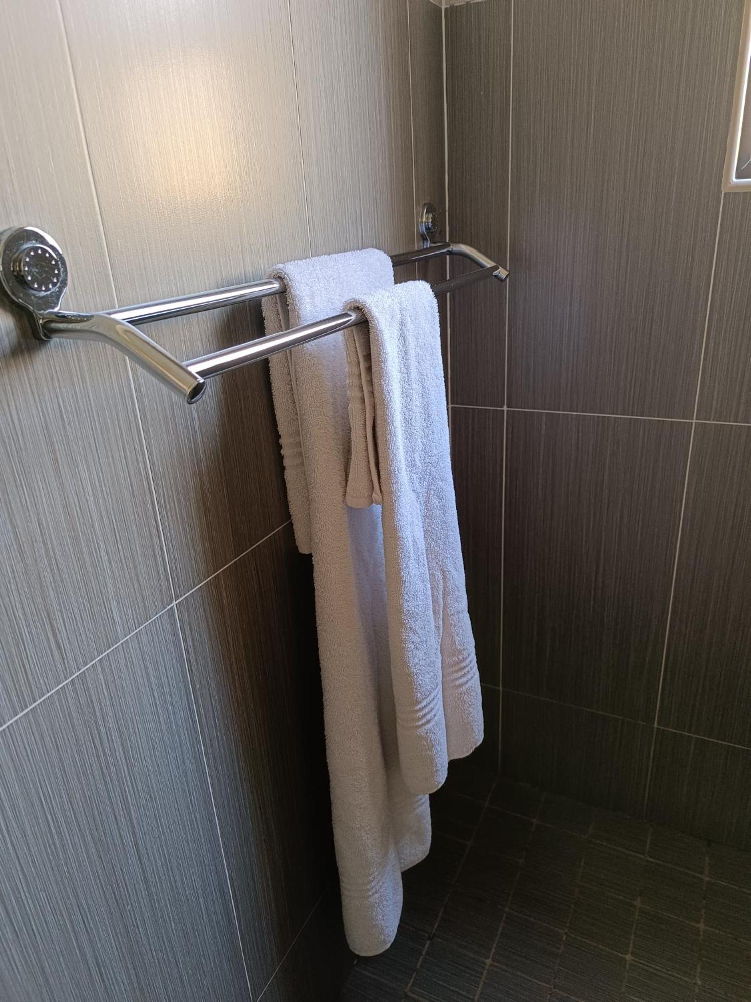 Jacaranda Hotel Хараре Екстериор снимка