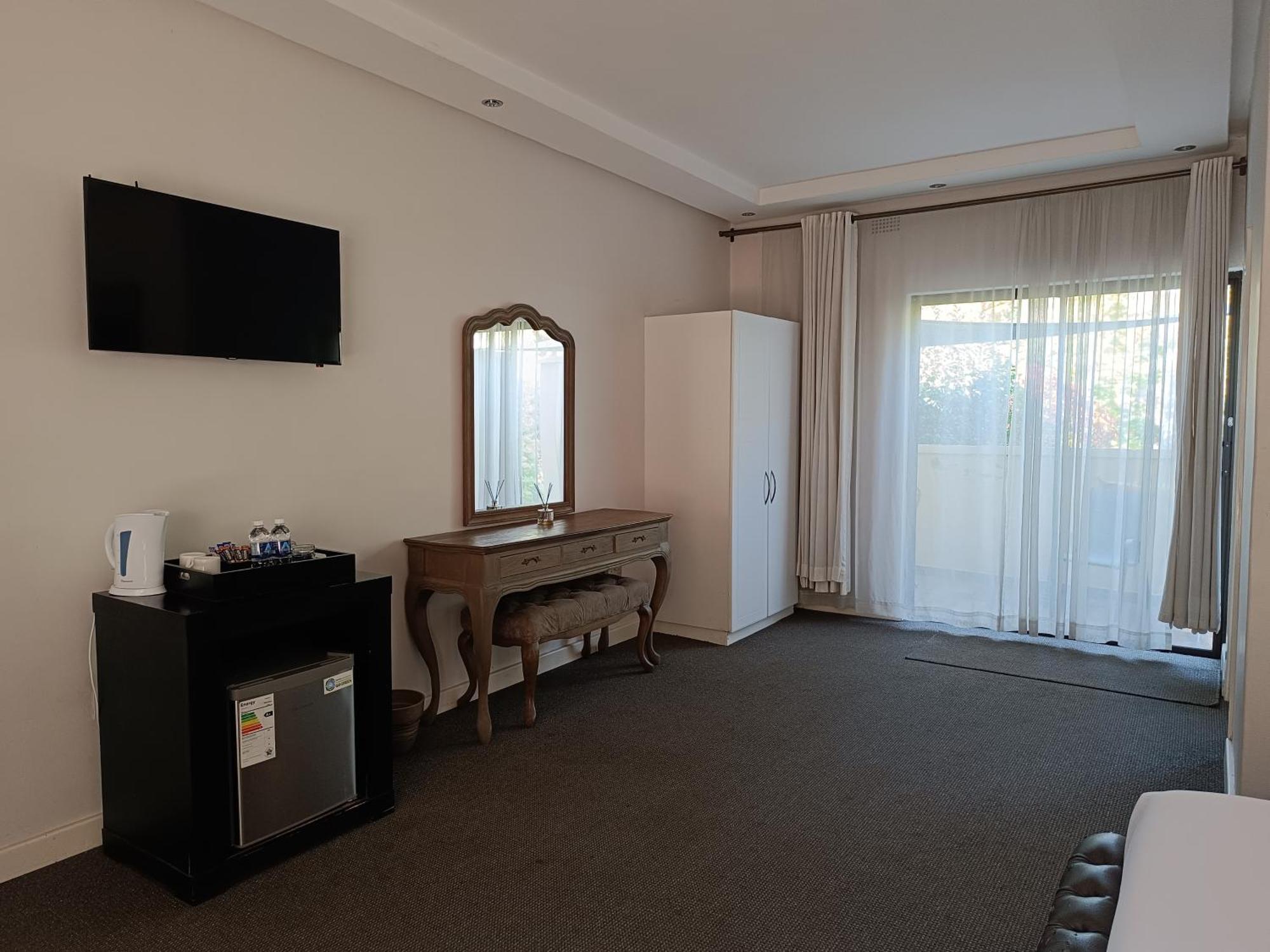 Jacaranda Hotel Хараре Екстериор снимка