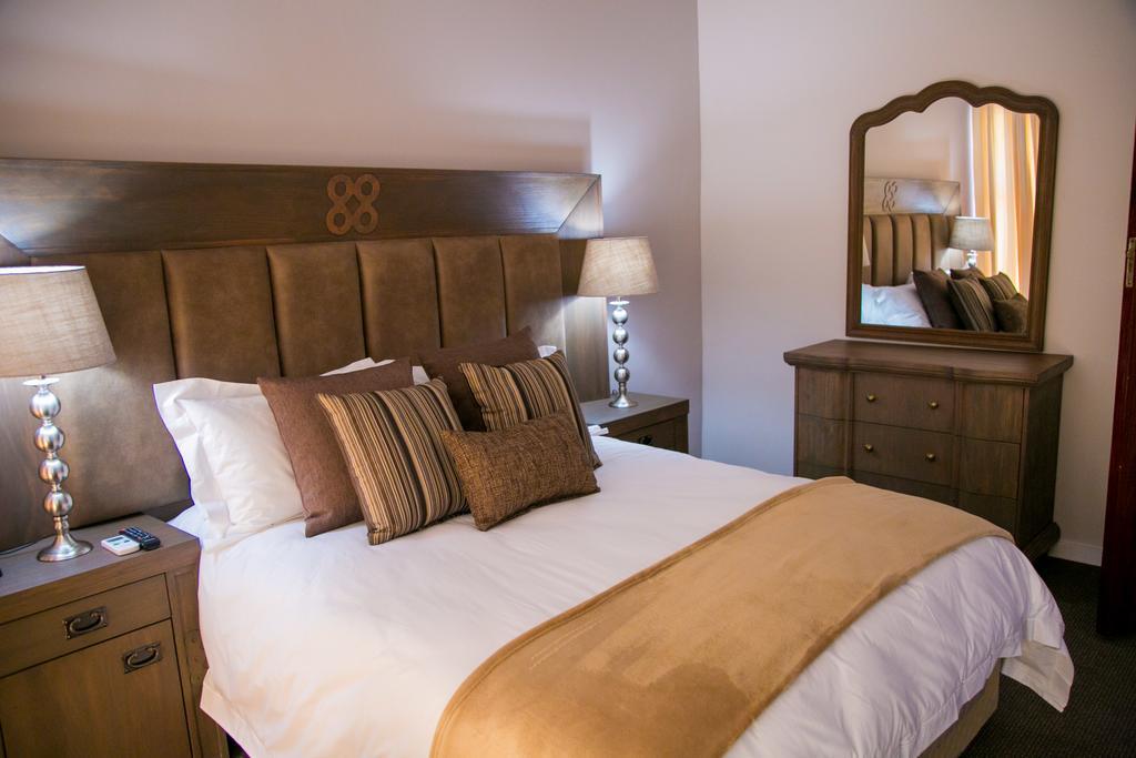 Jacaranda Hotel Хараре Екстериор снимка