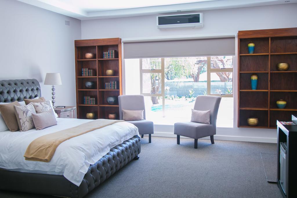 Jacaranda Hotel Хараре Екстериор снимка
