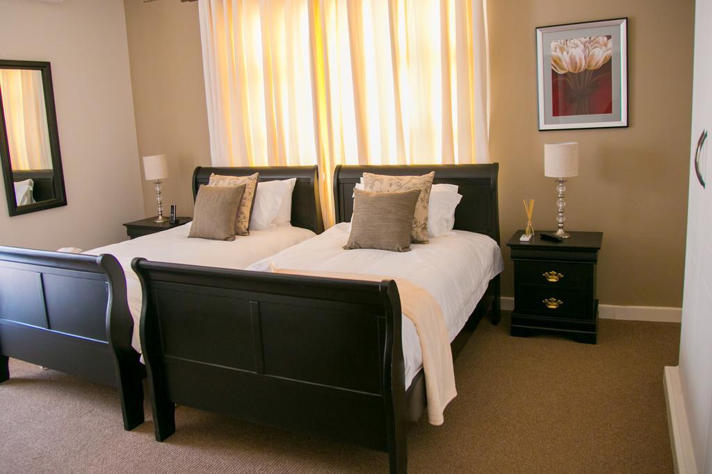 Jacaranda Hotel Хараре Екстериор снимка
