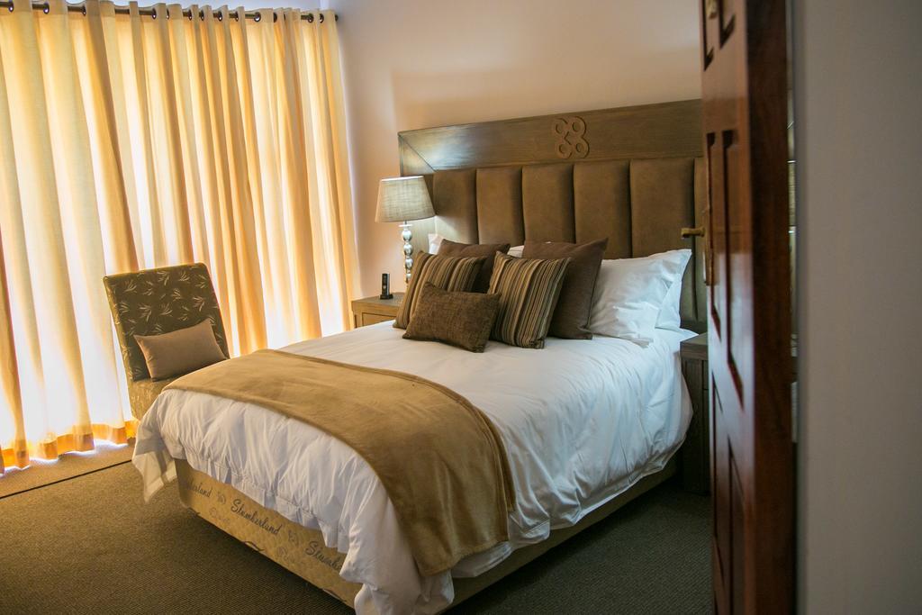 Jacaranda Hotel Хараре Екстериор снимка